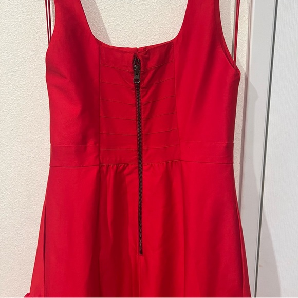 Alice + Olivia Diana Sleeveless Structured Midi Dress | 6 - Picture 6 of 9